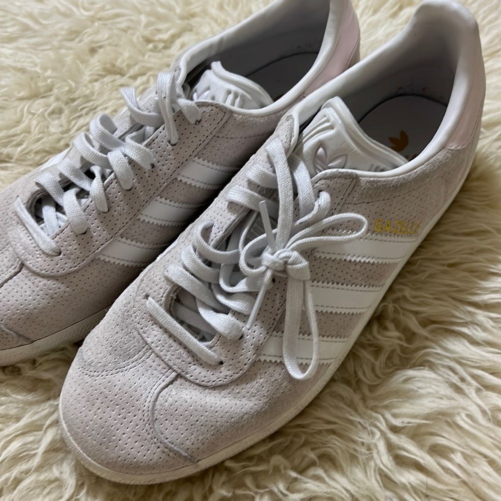 Gazelle Sneaker
ADIDAS 8.5